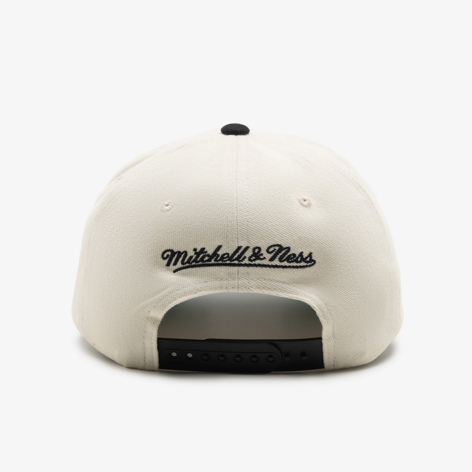 Chicago Bulls 1996 Final Versus Deadstock Snapback - Off White