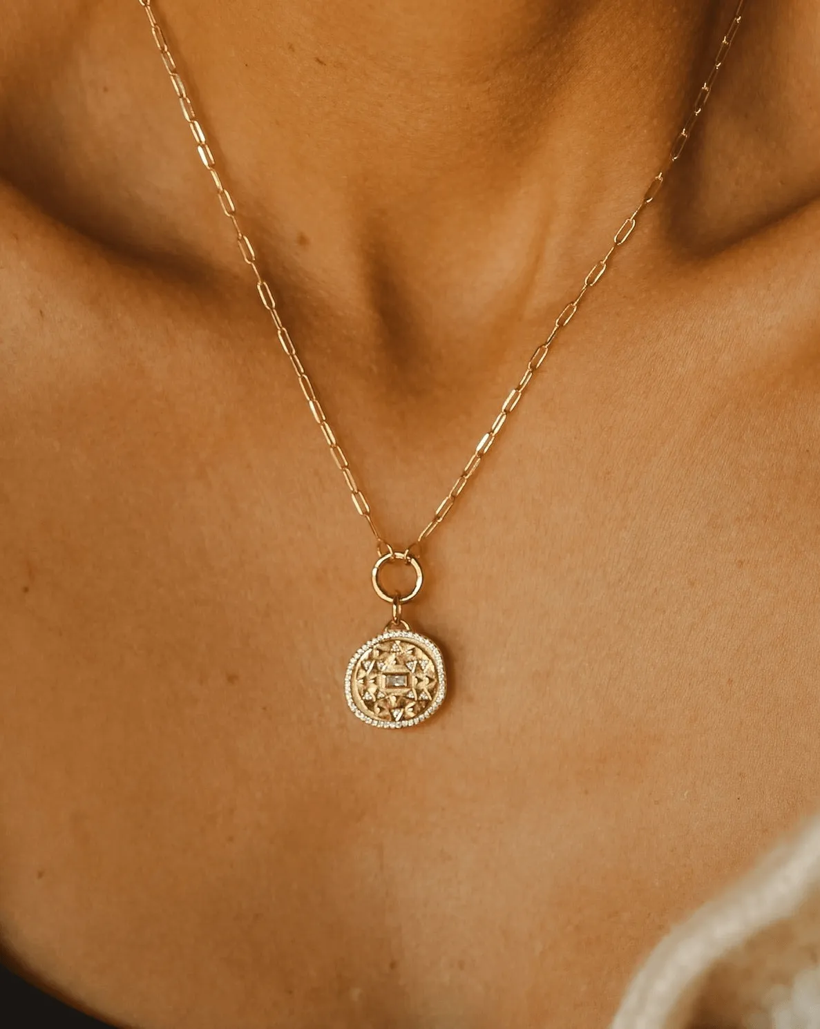 Delicate Circle Clasp Necklace - Gold Vermeil