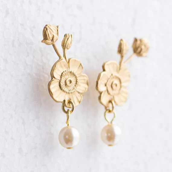 Flower and Pearl stud earrings- WS