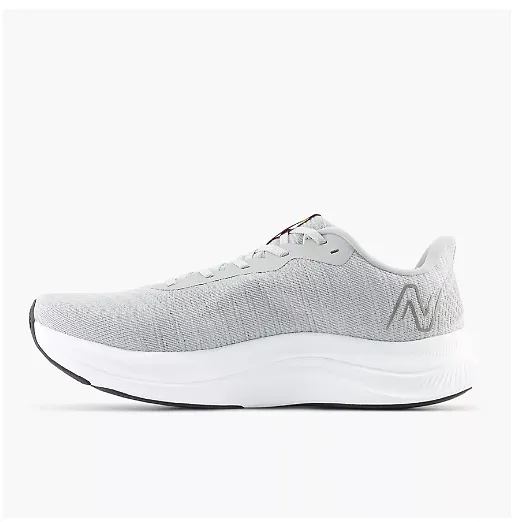 M New Balance FuelCell Propel v4