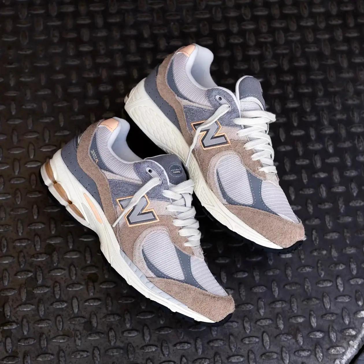 Mens New Balance 2002R (Mushroom Hazy Peach) - M2002REJ