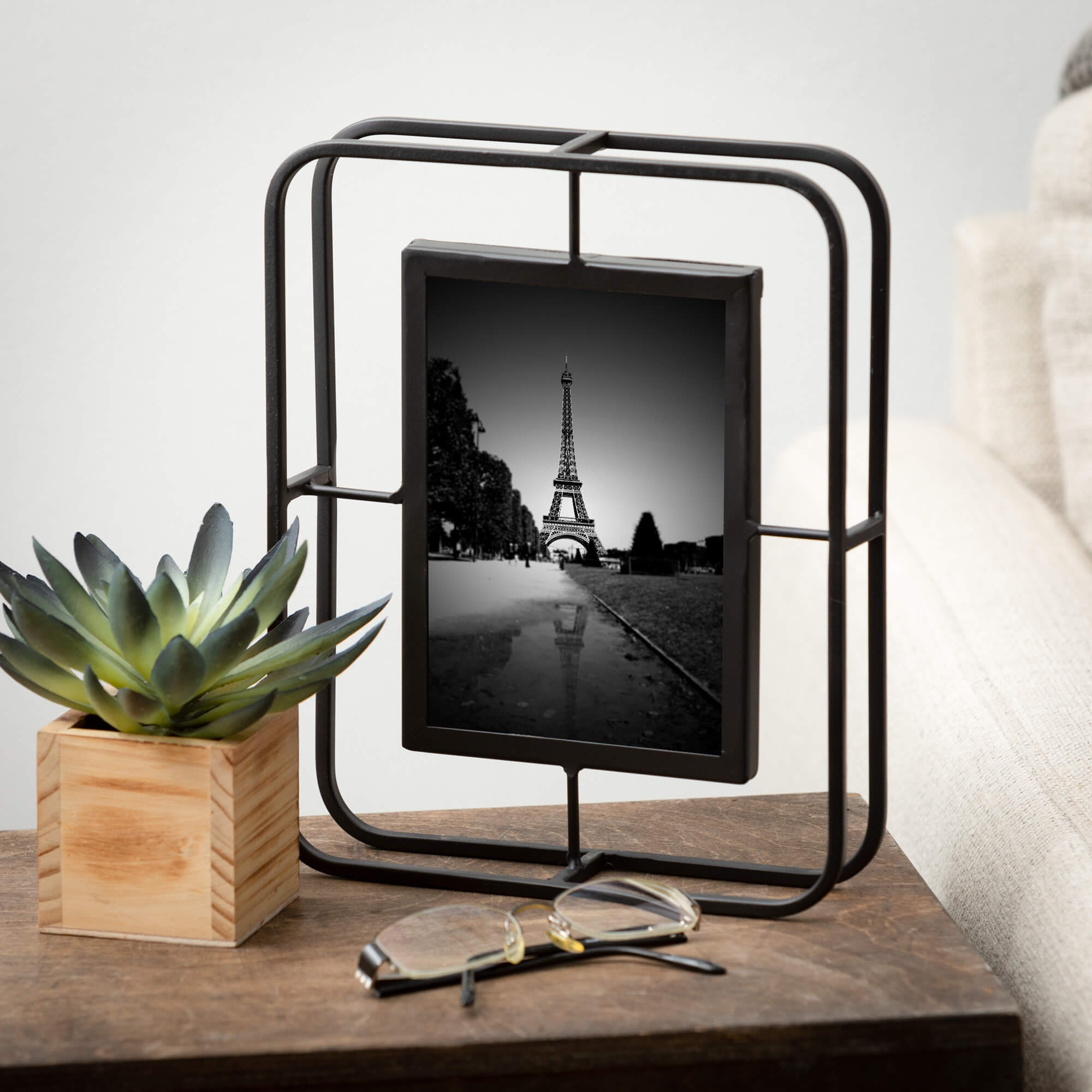 Modern Black Wire Frame