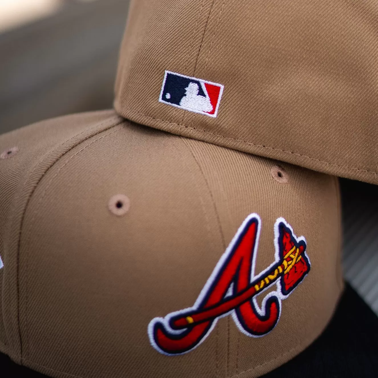 New Era Atlanta Braves 1999 World Series Red UV (Khaki/Navy)