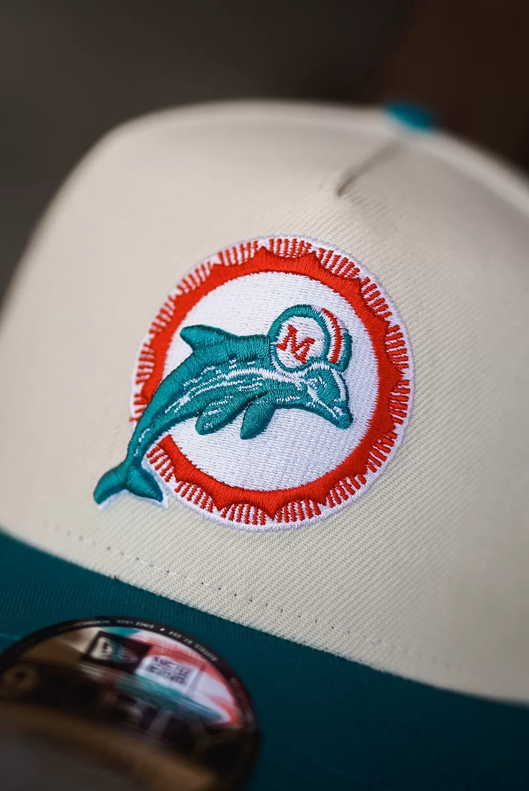 New Era Miami Dolphins 1985 Pro Bowl 9FORTY A-Frame Snapback (Off White/Teal)