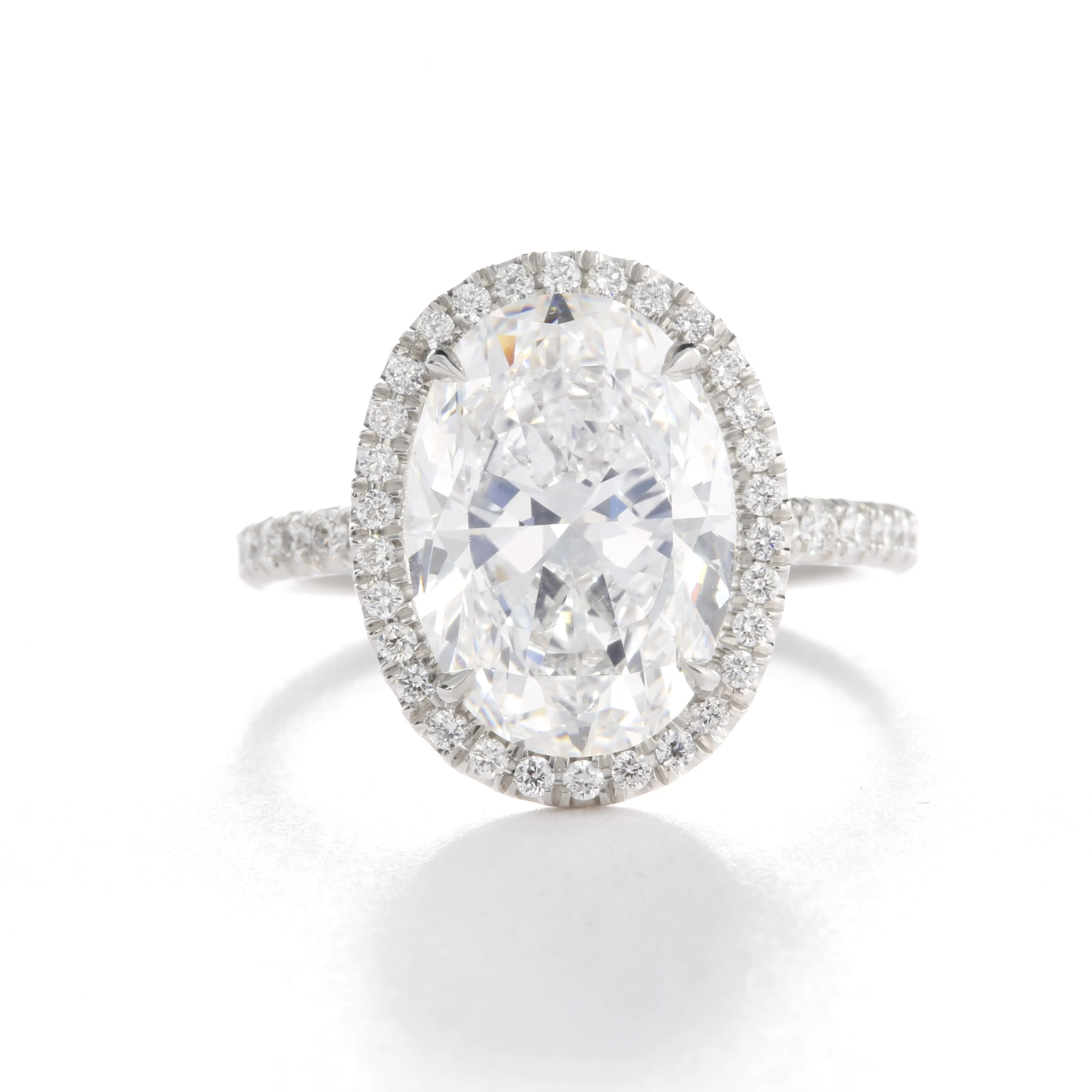 Oval Diamond Engagement Rings