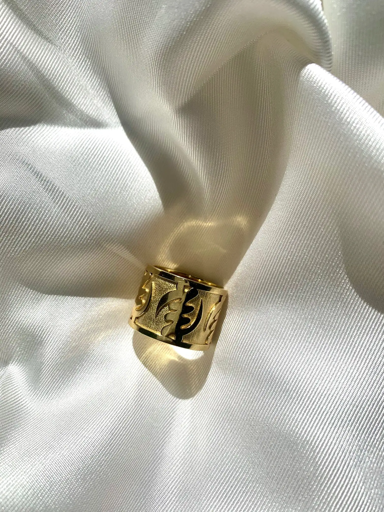 SAHMANI 18K Gold Gigi III Ring