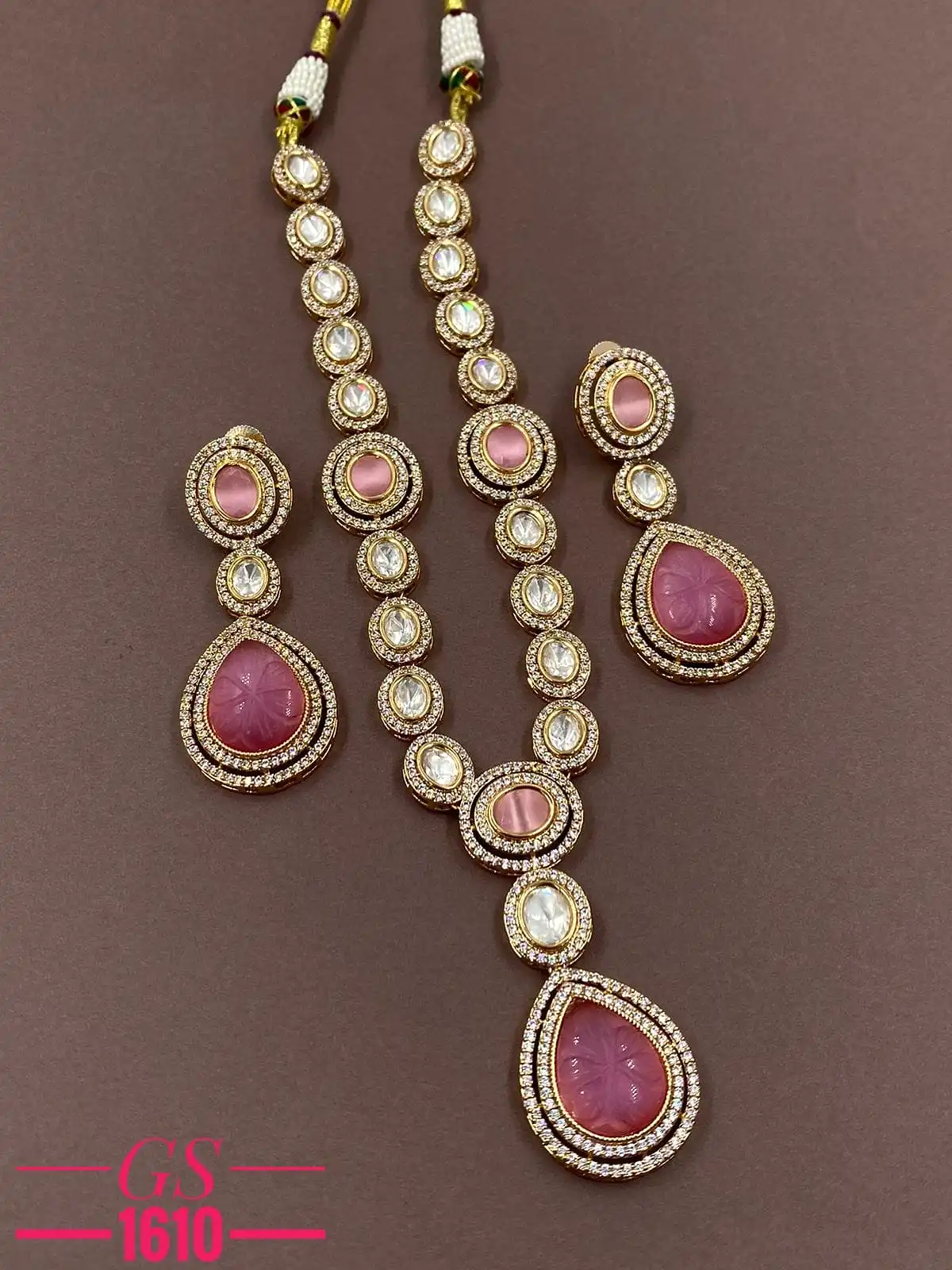 Sharanya , elegant Kundan Necklace Set for Women -NEERA001KNC